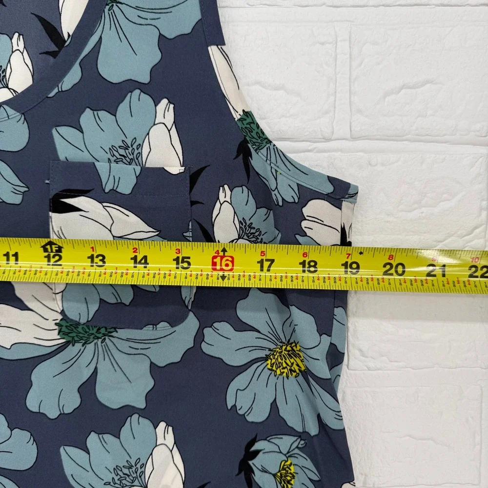 LOFT Outlet Tank Top Women Sz M Blue Floral Sleeveless Pocket Scoop Neck Blouse